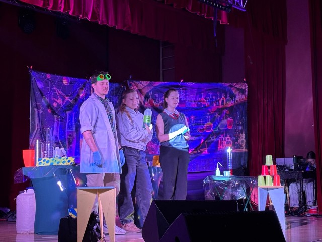 SPEKTAKL NAUKOWY - klasy 7, 8