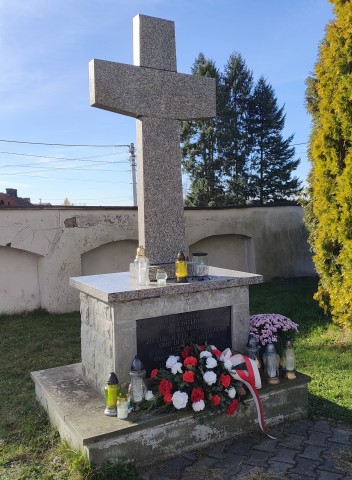 PAMIETAMY O BOHATERACH - KLASY 1 - 3